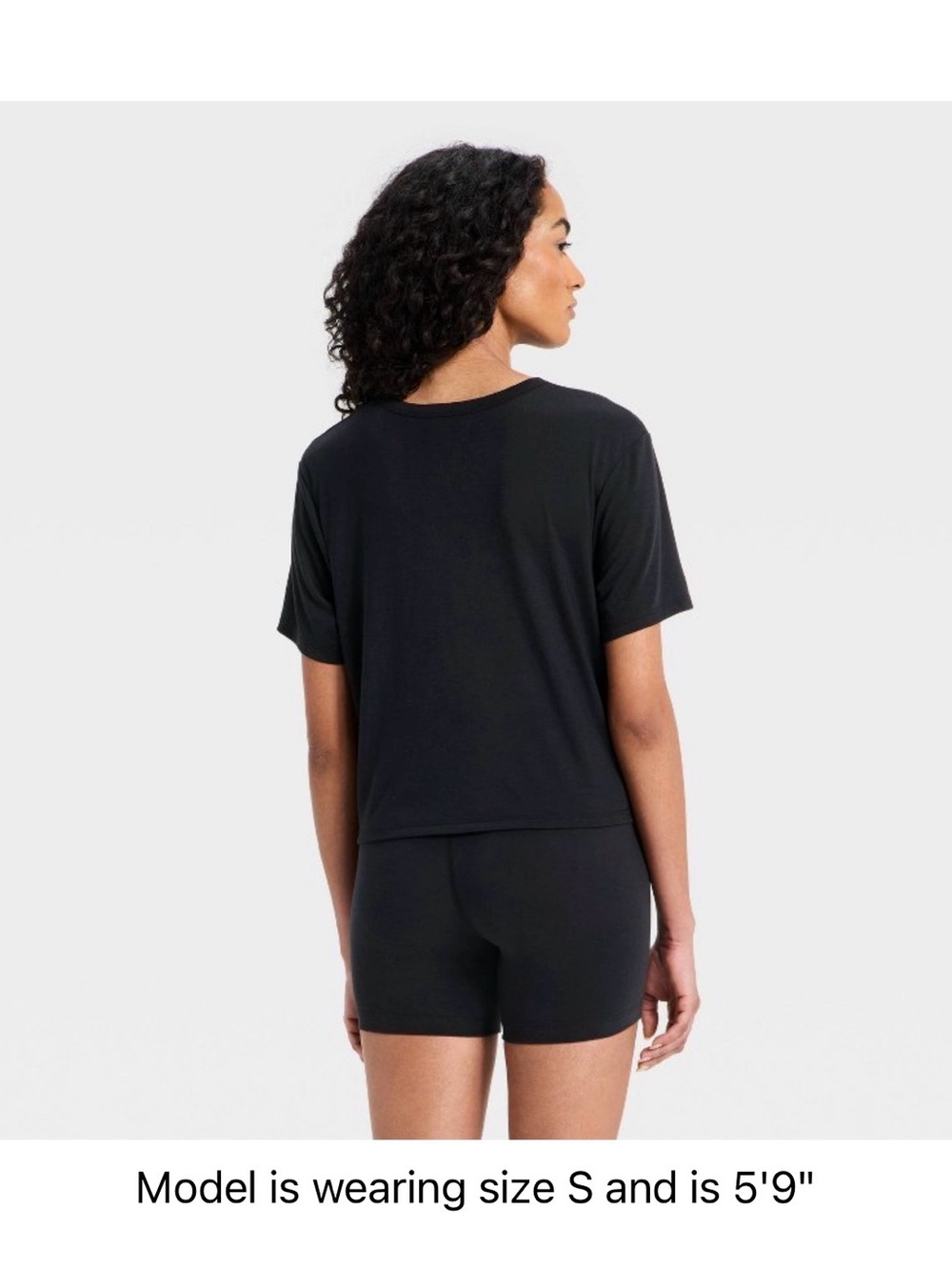 Women's Beyond Ease Short Sleeve Boxy T-Shirt All in Motion Black Small NWT - Picture 2 of 3